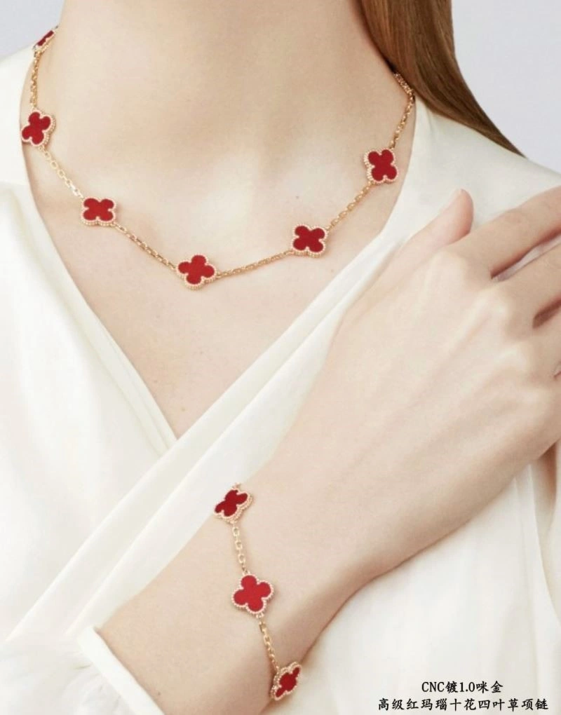 TravelReady Vca Necklaces 254639