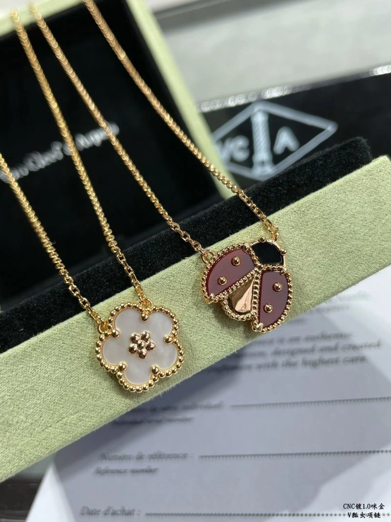 Minimalist Vca Necklaces 254625