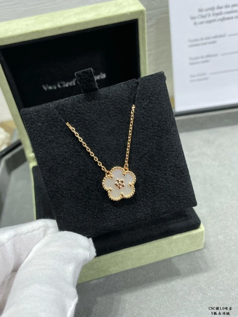 Minimalist Vca Necklaces 254625