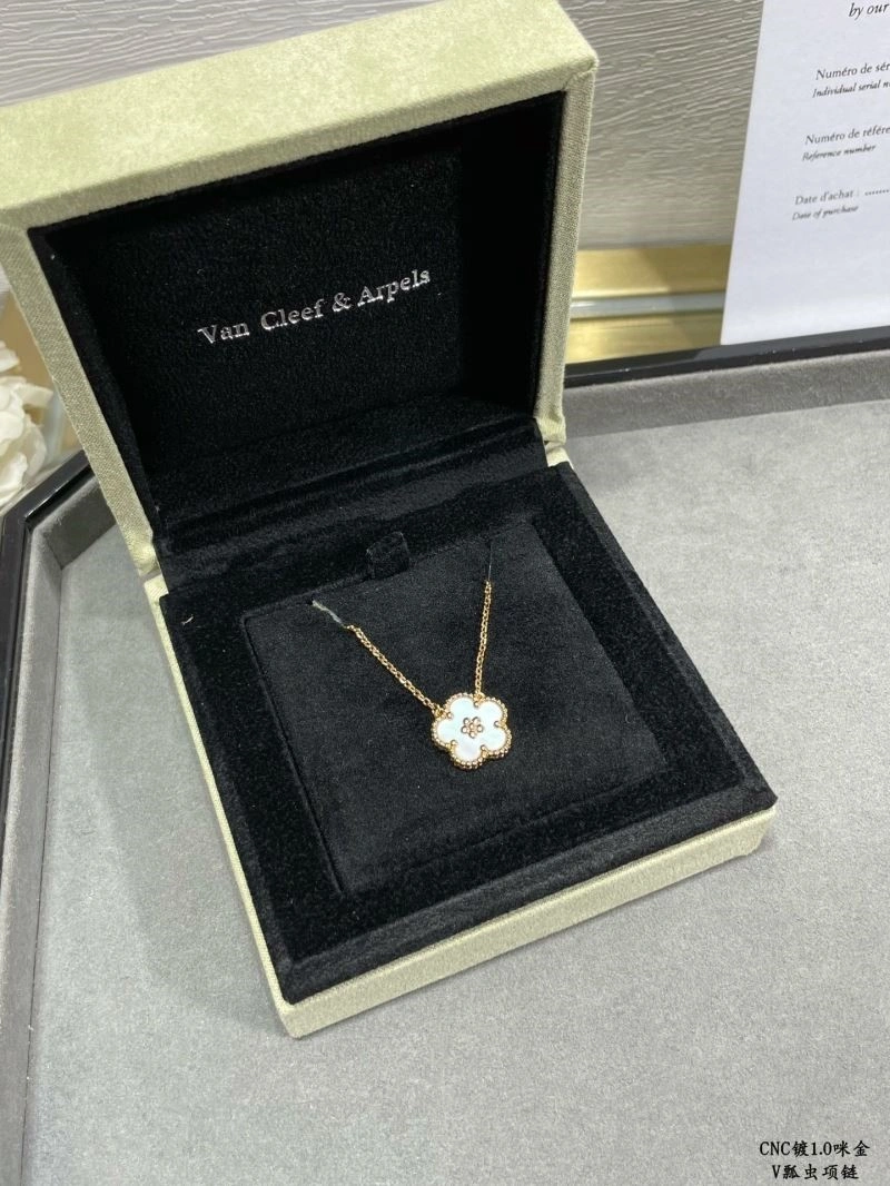Minimalist Vca Necklaces 254625