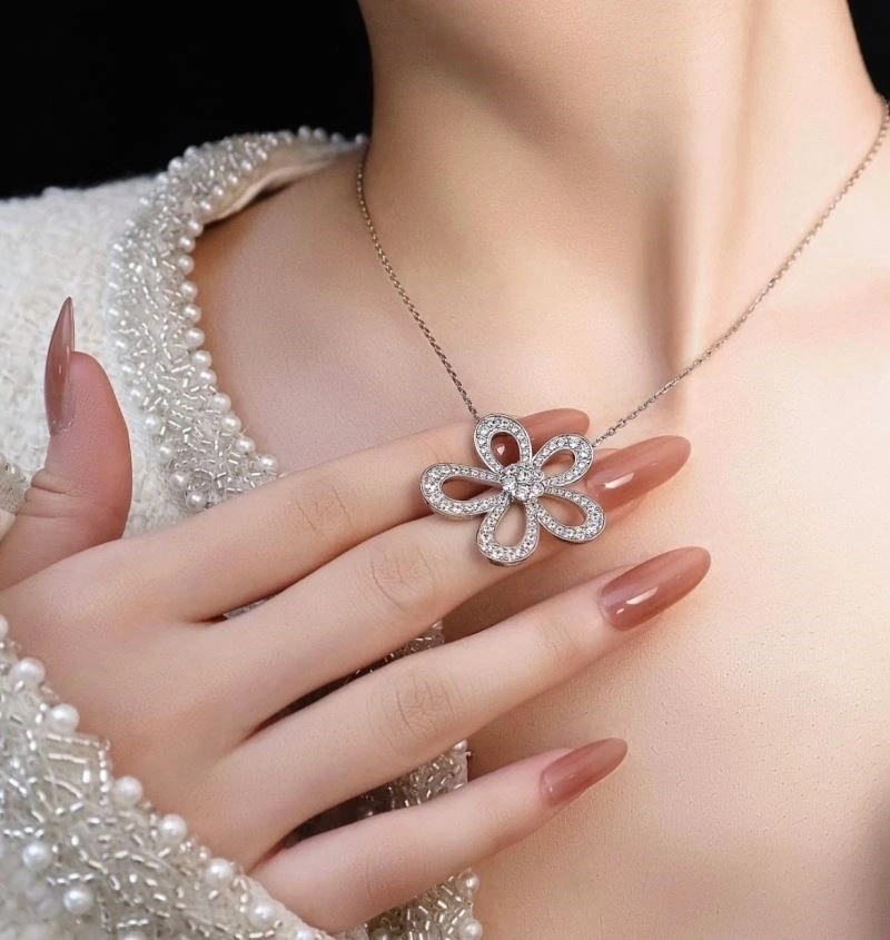 Vca Necklaces Sustainable 254618