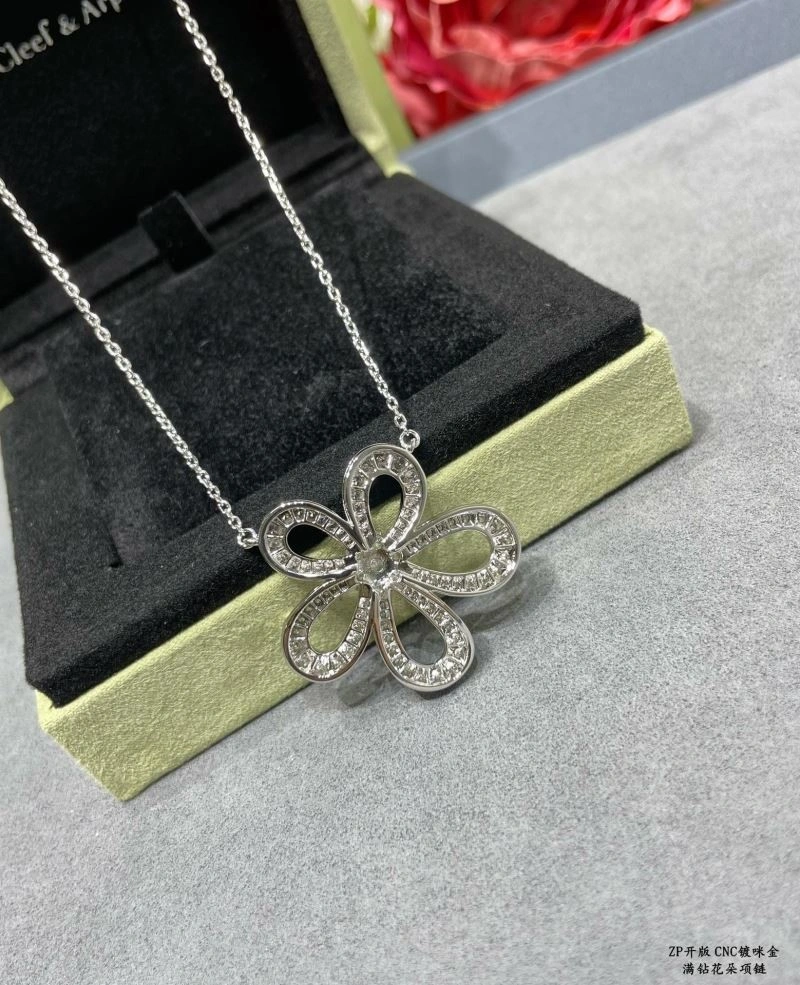 Vca Necklaces Sustainable 254618
