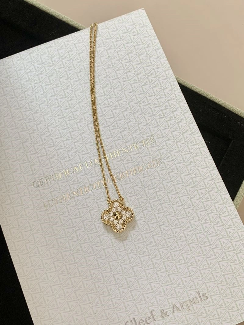 Vca Necklaces Lightweight 254641