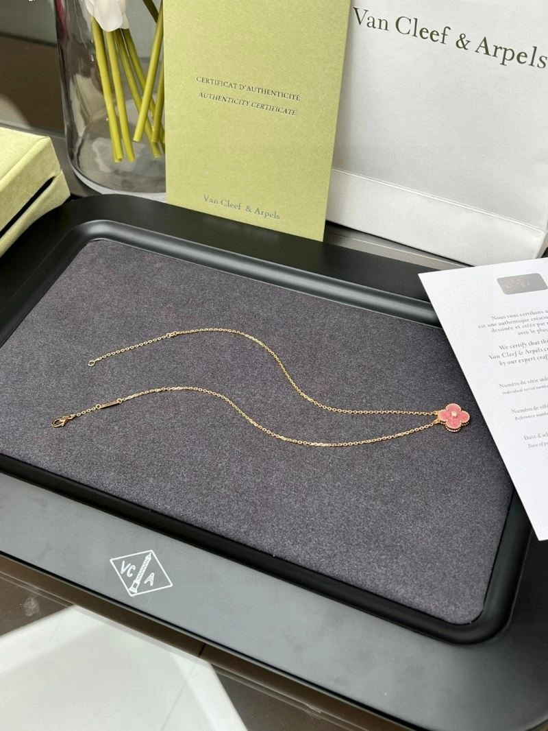 Vca Necklaces TechFriendly 254525