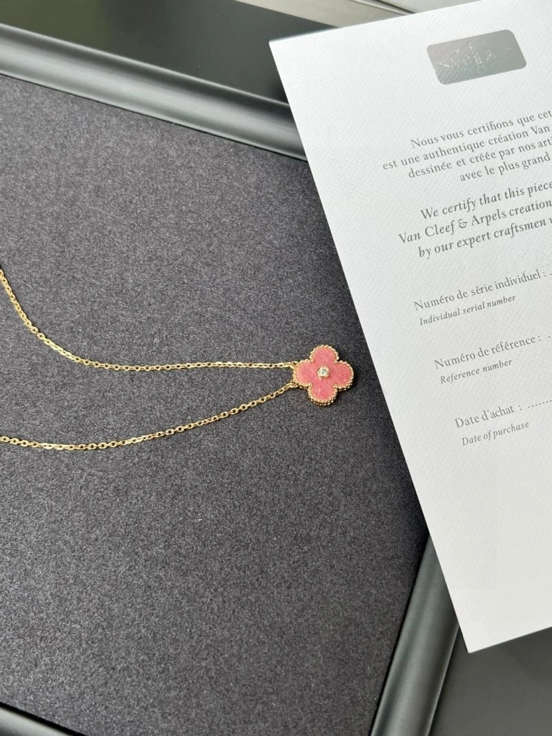 Vca Necklaces TechFriendly 254525