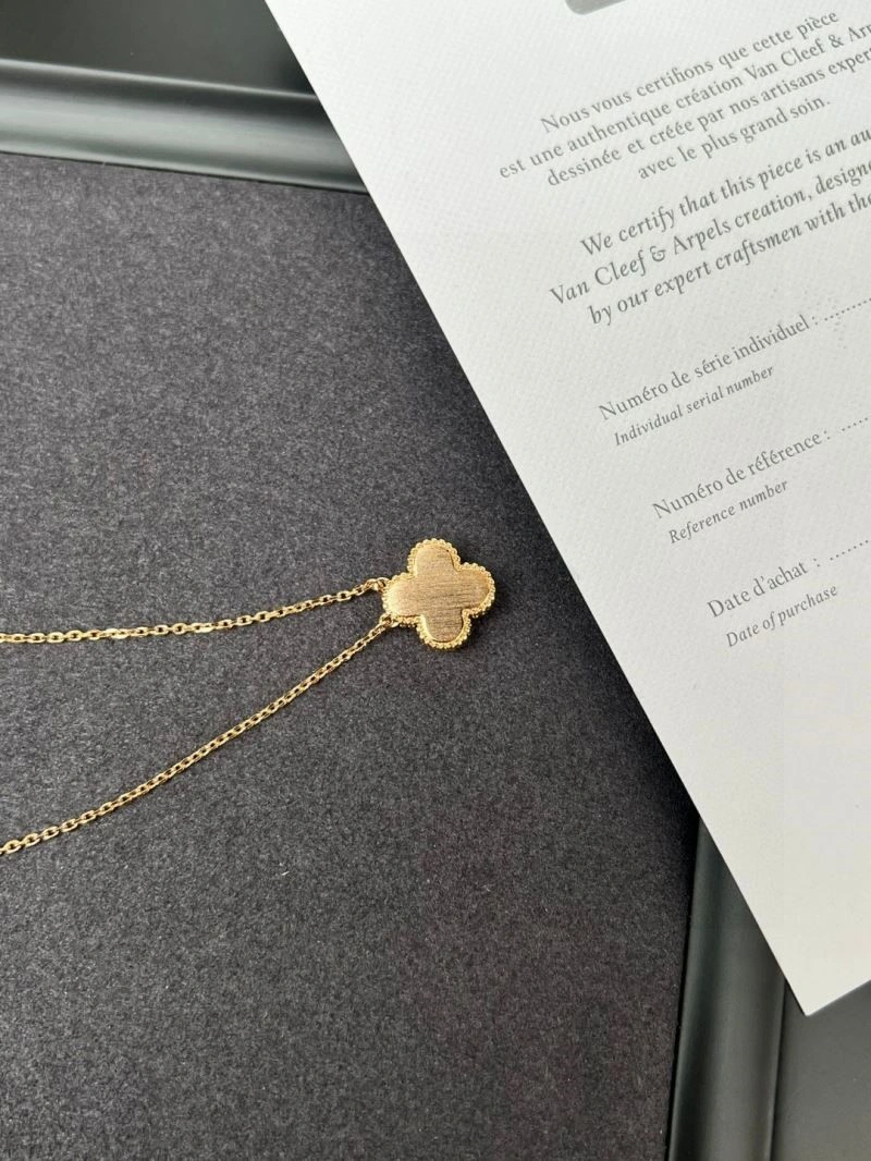 Vca Necklaces TechFriendly 254525
