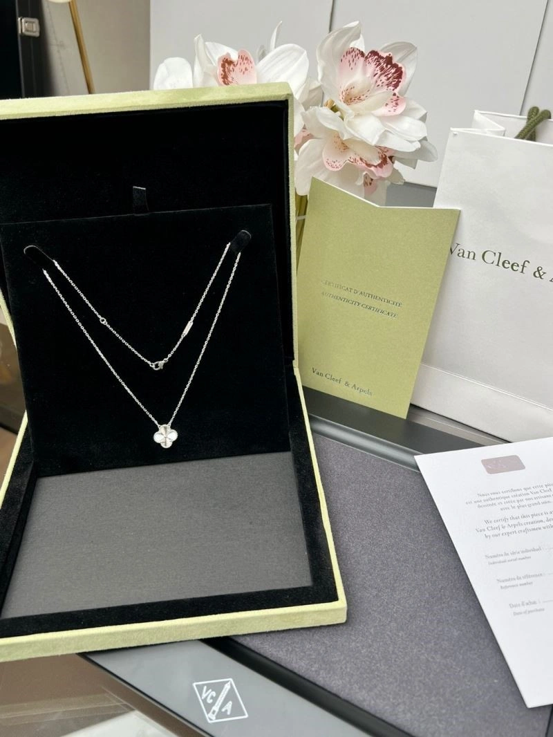 Vca Necklaces SoftTouch 254529