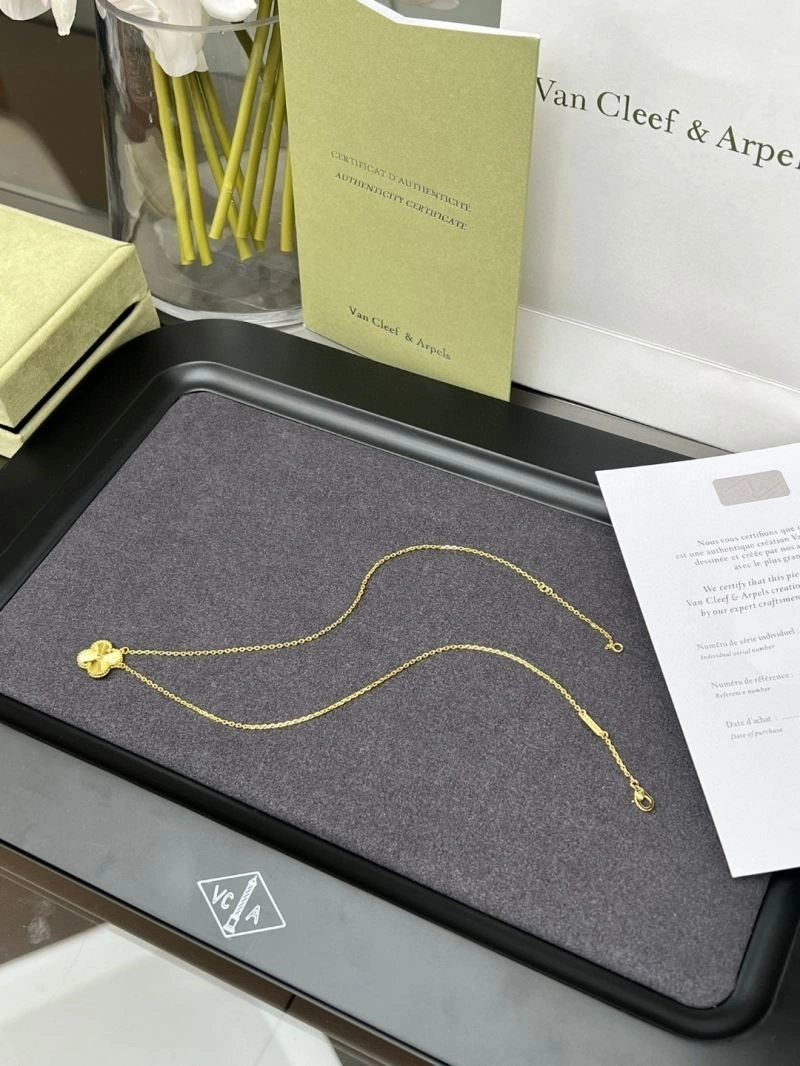 Sleek Vca Necklaces 254527