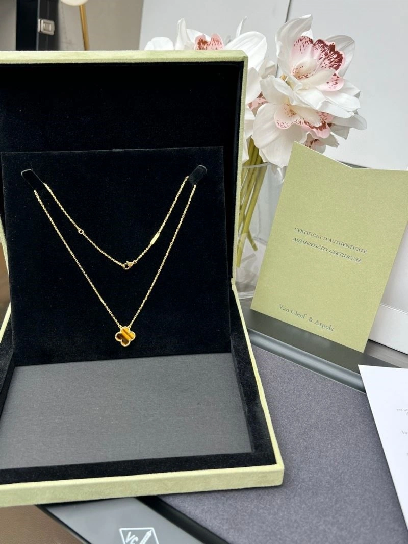 Sustainable Vca Necklaces 254528
