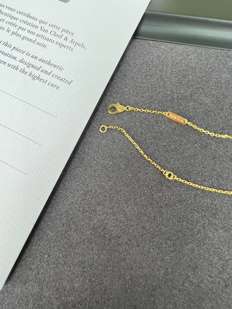 Sustainable Vca Necklaces 254528