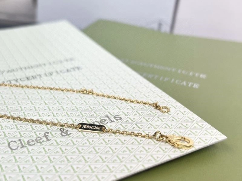 Youthful Vca Necklaces 254523