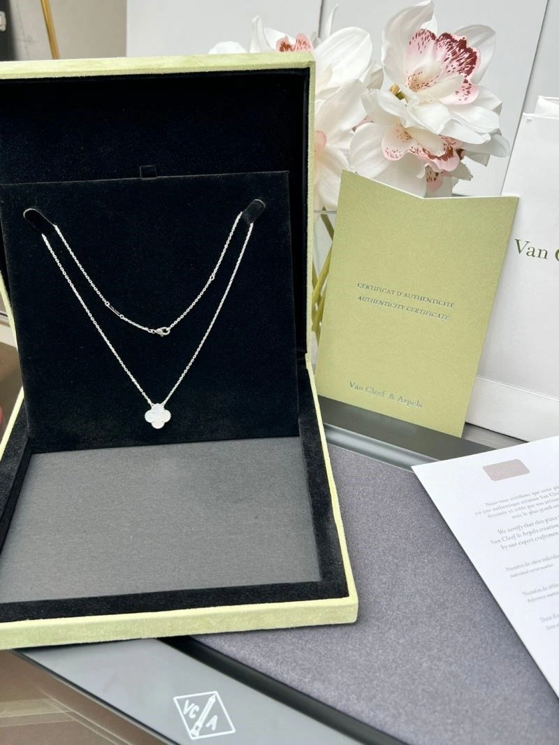 Vca Necklaces Casual 254521