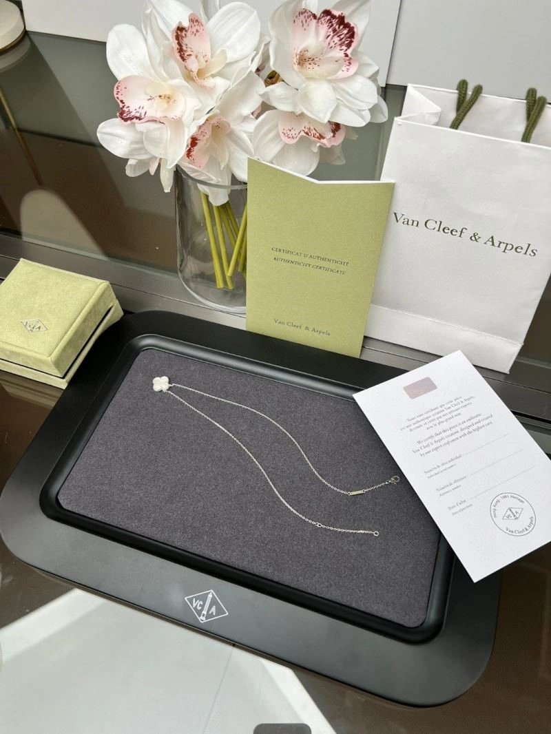 Vca Necklaces Casual 254521