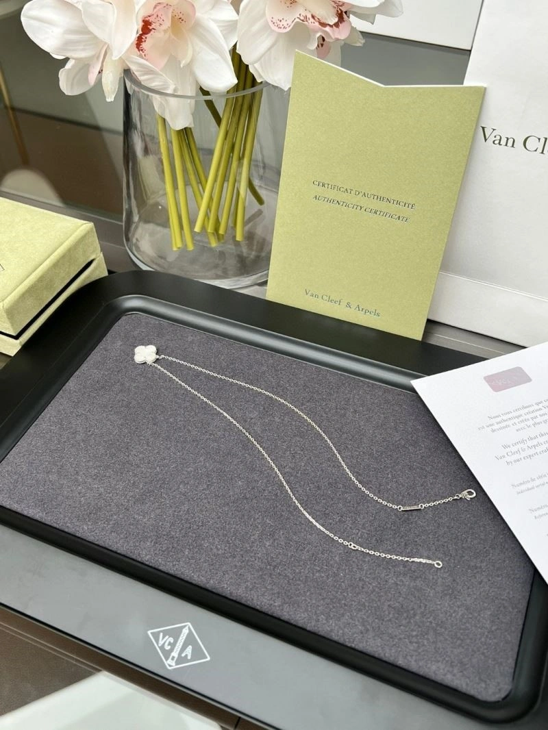 Vca Necklaces Casual 254521