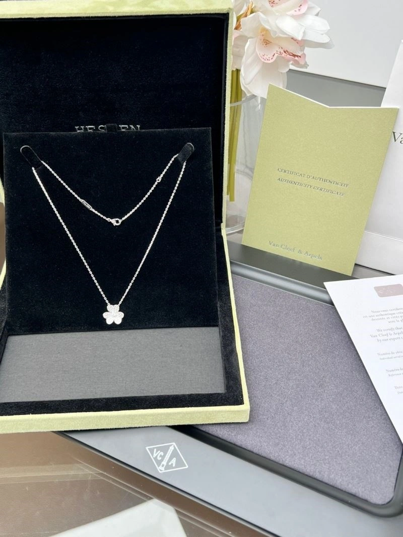 FlexibleFit Vca Necklaces 254498
