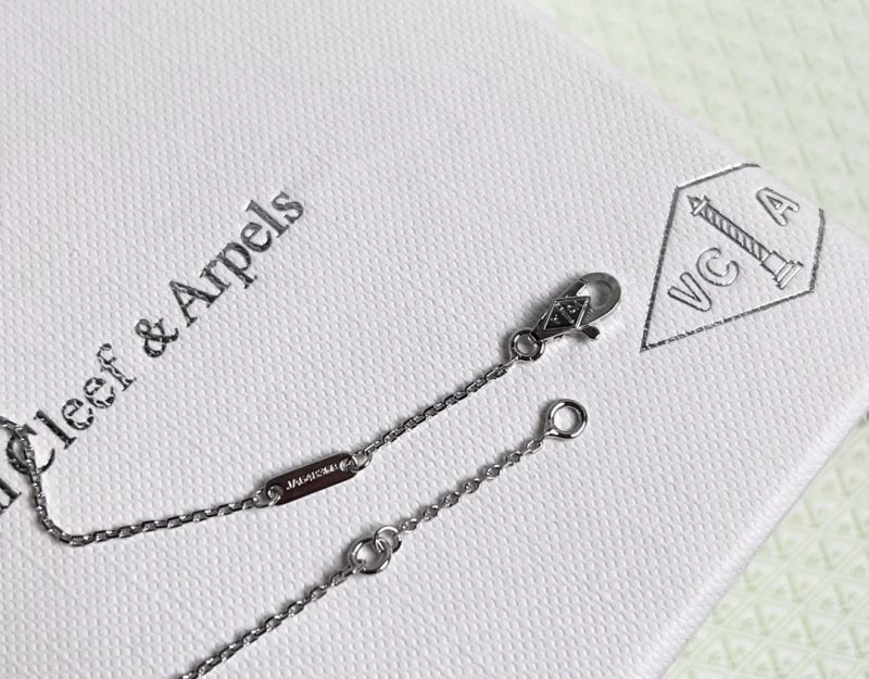 Vca Necklaces Elegant 254504