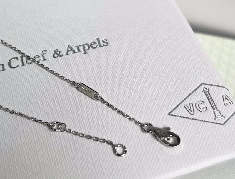 Vca Necklaces Elegant 254504