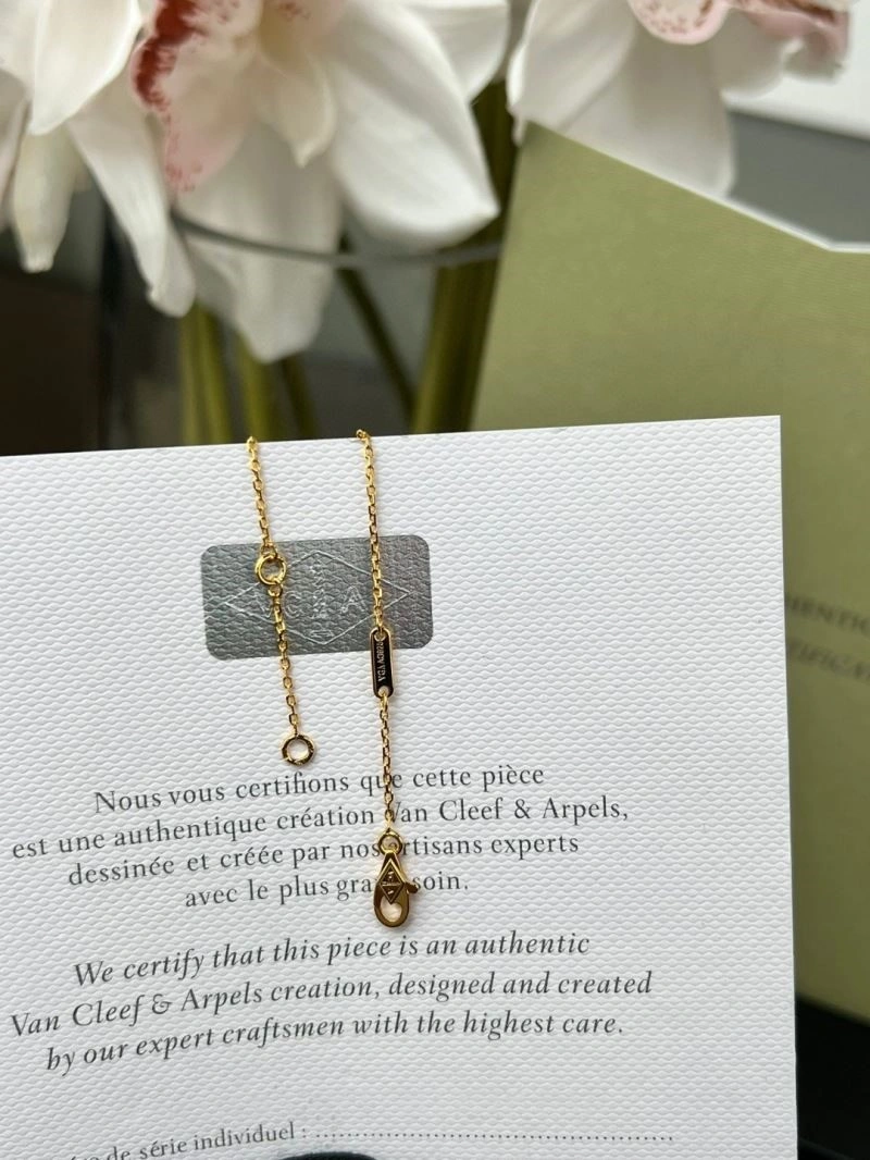 Vca Necklaces StreetReady 254489