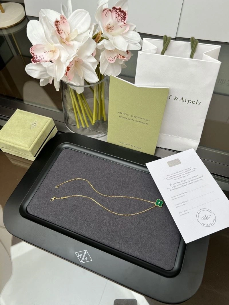 Vca Necklaces Classic 254508