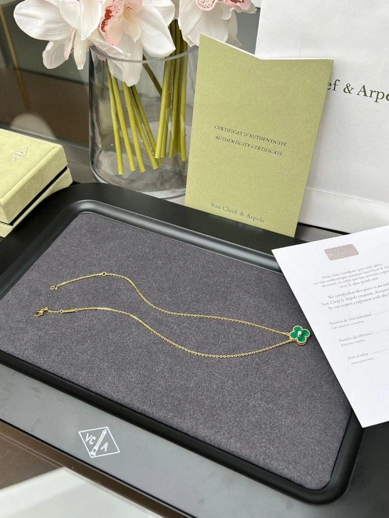 Vca Necklaces Classic 254508