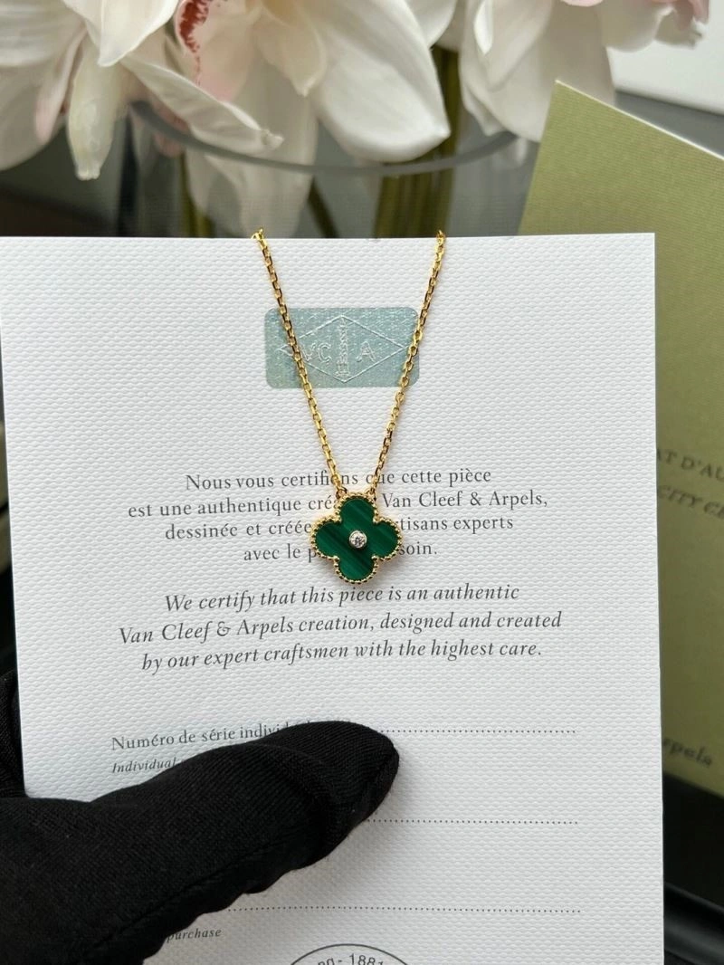 Vca Necklaces Classic 254508