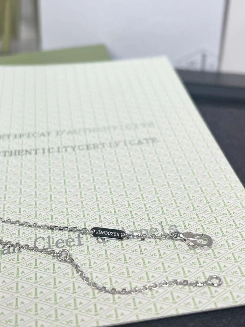 SmoothTexture Vca Necklaces 254502