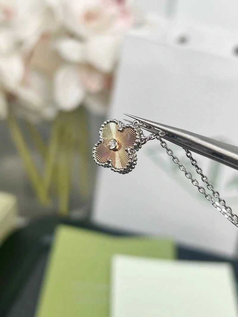 SmoothTexture Vca Necklaces 254502