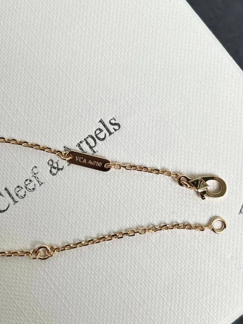 Comfortable Vca Necklaces 254515
