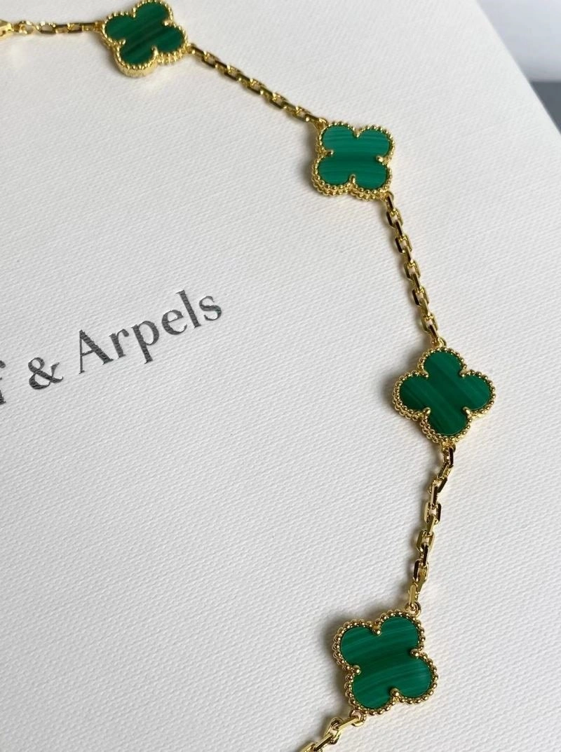 SmoothTexture Vca Necklaces 254511