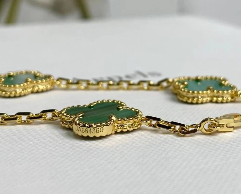SmoothTexture Vca Necklaces 254511