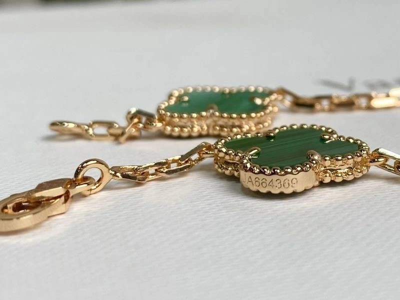 Seasonal Vca Necklaces 254510