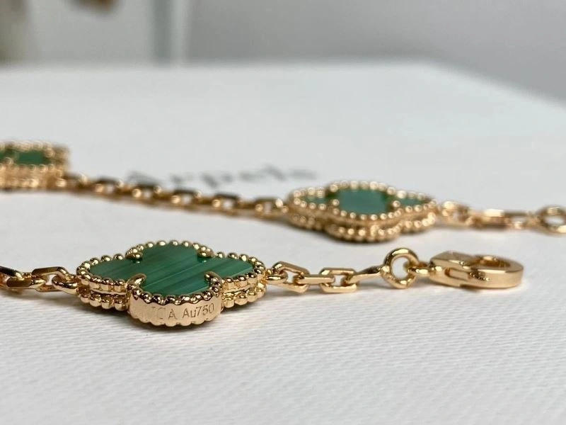 Seasonal Vca Necklaces 254510