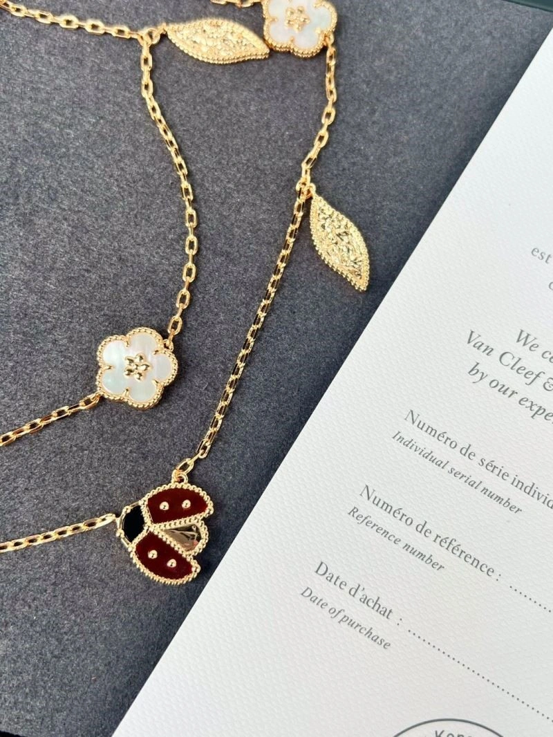 Vca Necklaces WellDesigned 254503