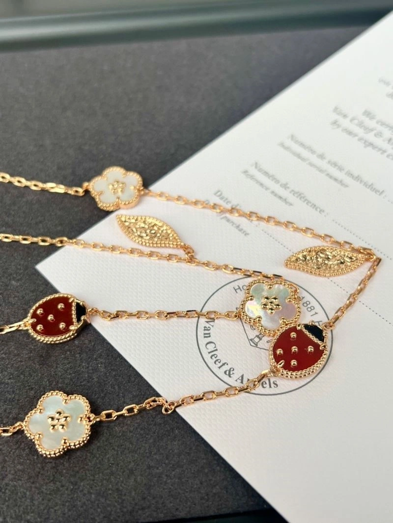 Vca Necklaces WellDesigned 254503