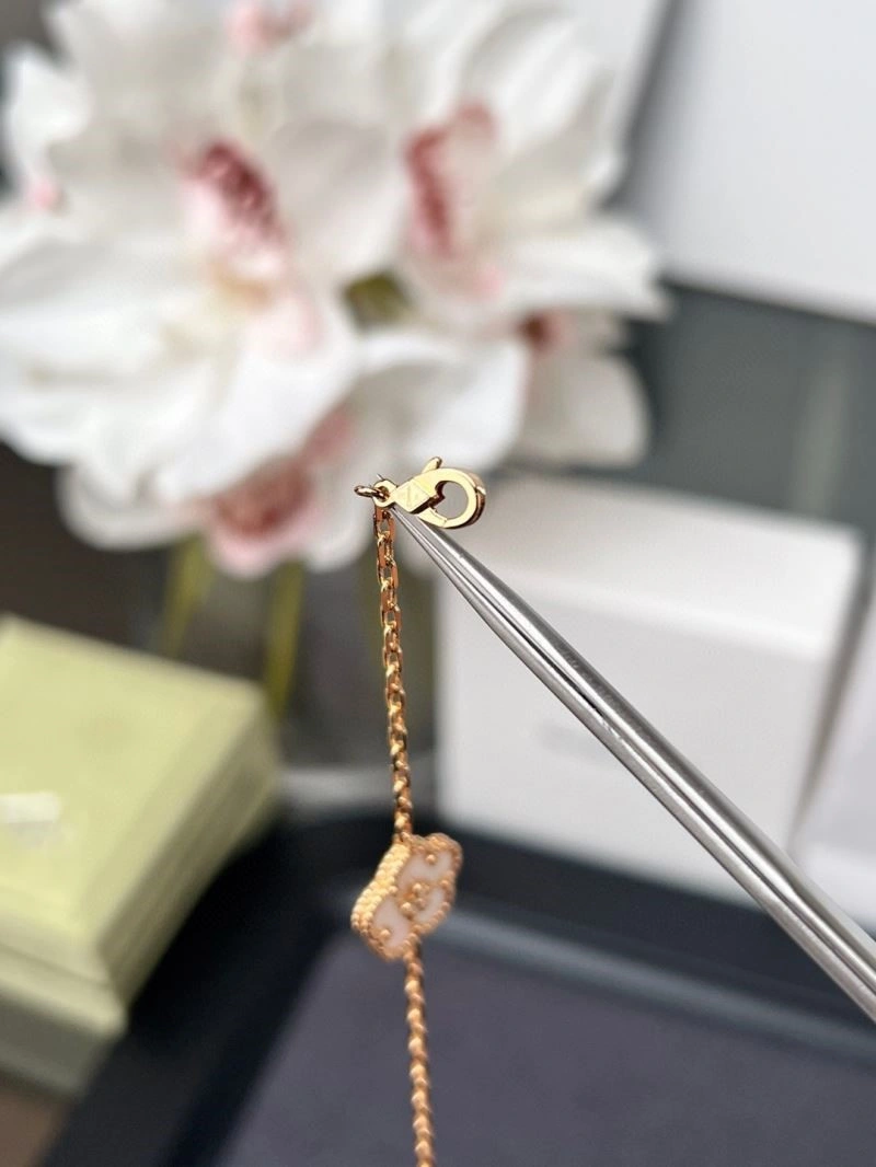 Vca Necklaces WellDesigned 254503