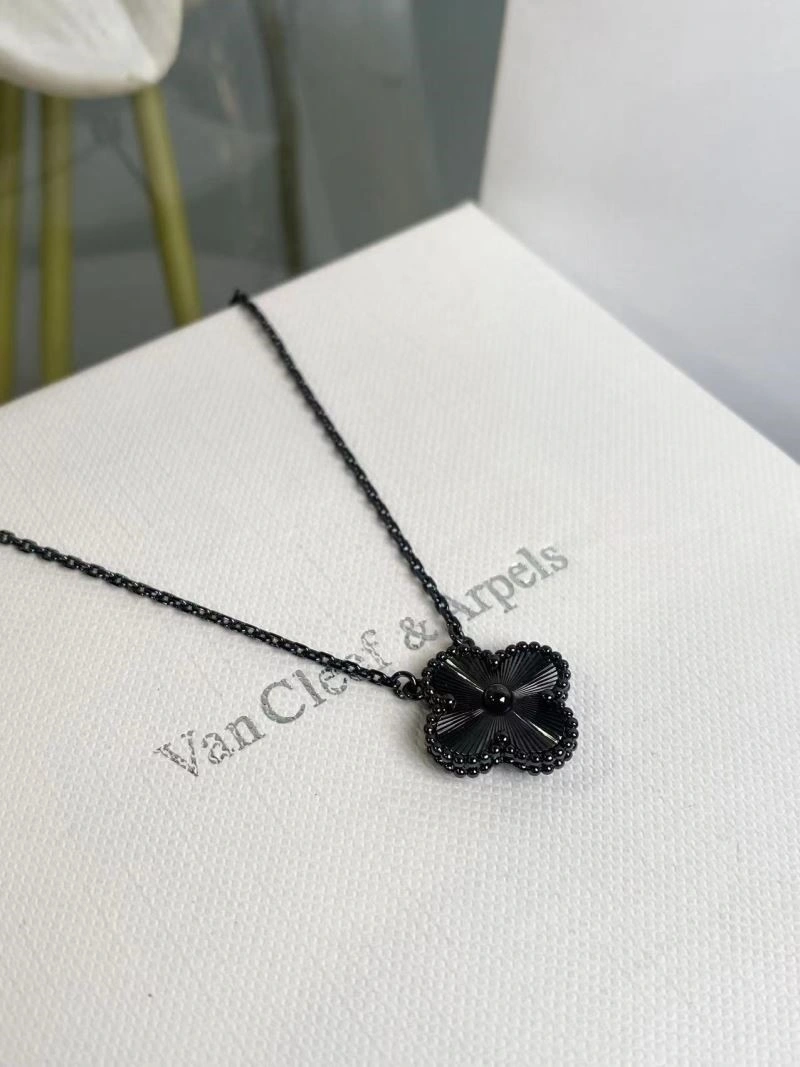 Vca Necklaces Snug 254506