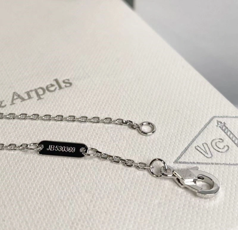 Vca Necklaces TravelReady 254364