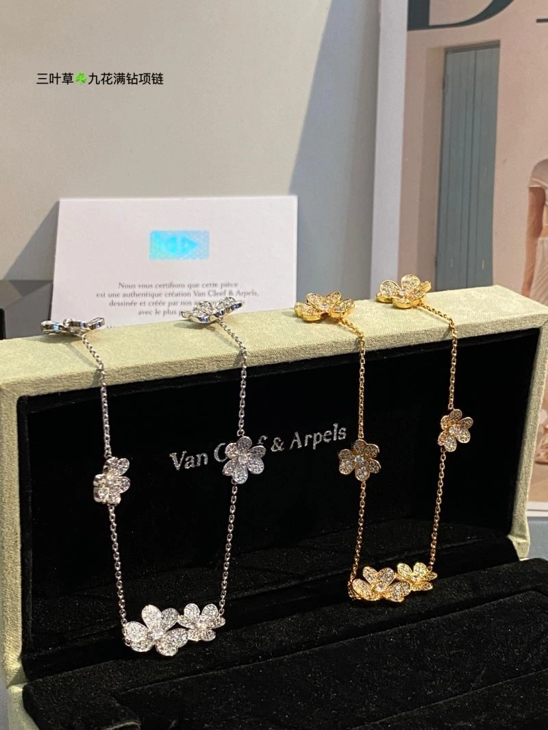 Vca Necklaces FashionForward 254365