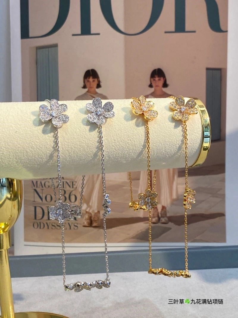 Vca Necklaces FashionForward 254365