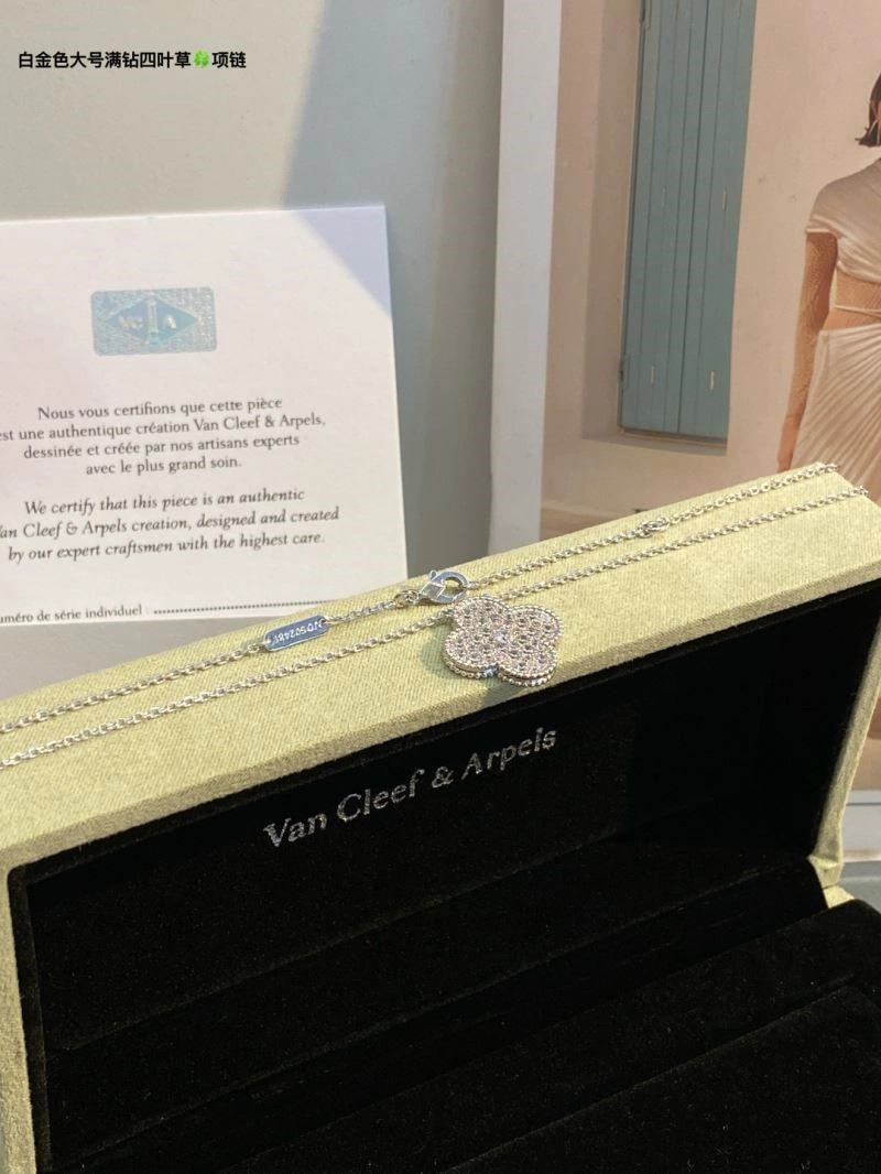 Compact Vca Necklaces 254363