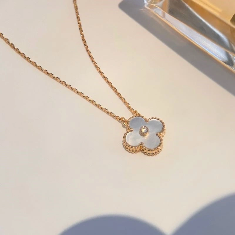 Vca Necklaces Supportive 254325