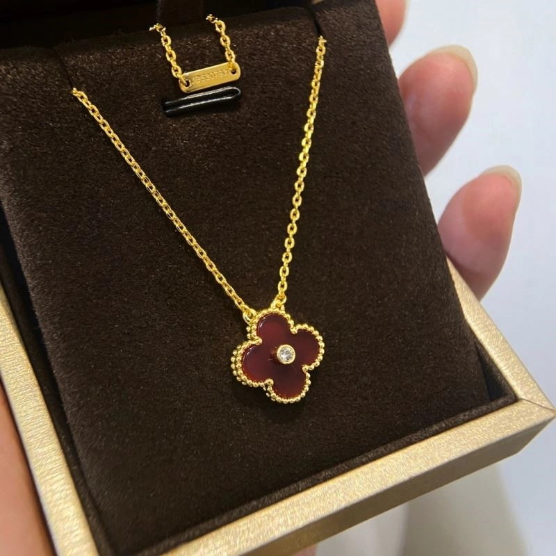 TravelReady Vca Necklaces 254331