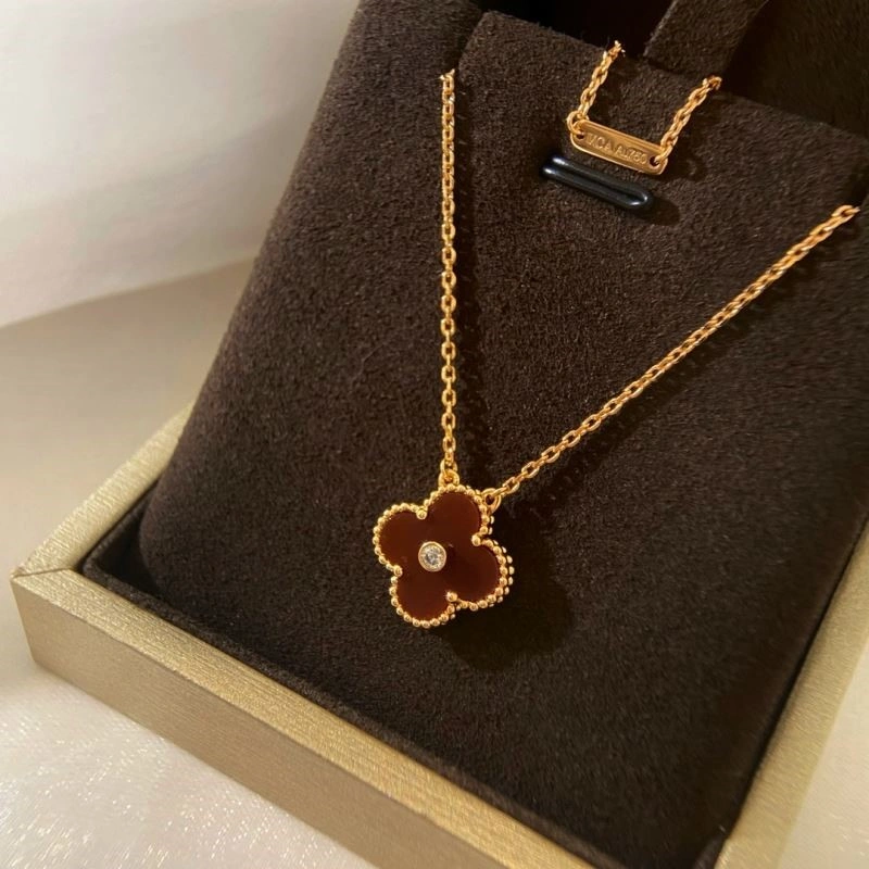 TravelReady Vca Necklaces 254331