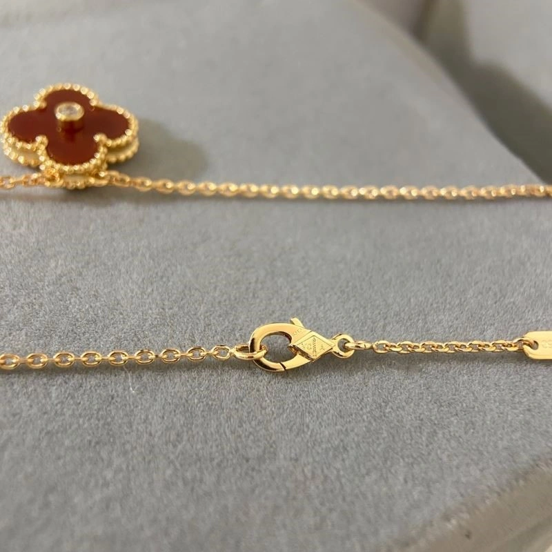 TravelReady Vca Necklaces 254331