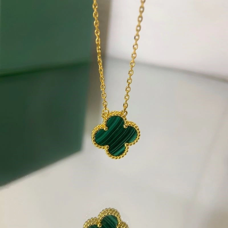 Vca Necklaces Elegant 254344