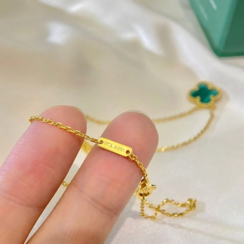 Vca Necklaces Elegant 254344
