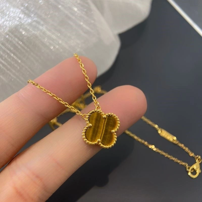 Supportive Vca Necklaces 254340