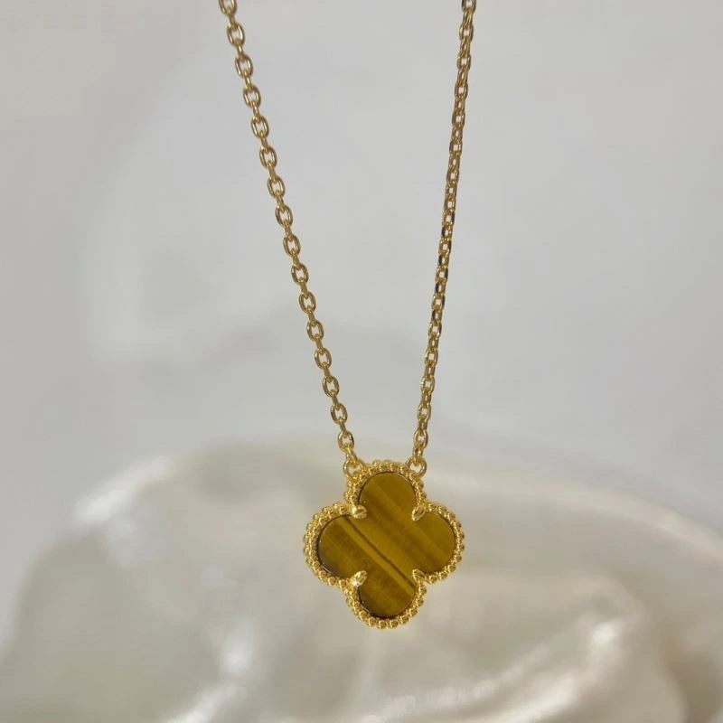 Supportive Vca Necklaces 254340