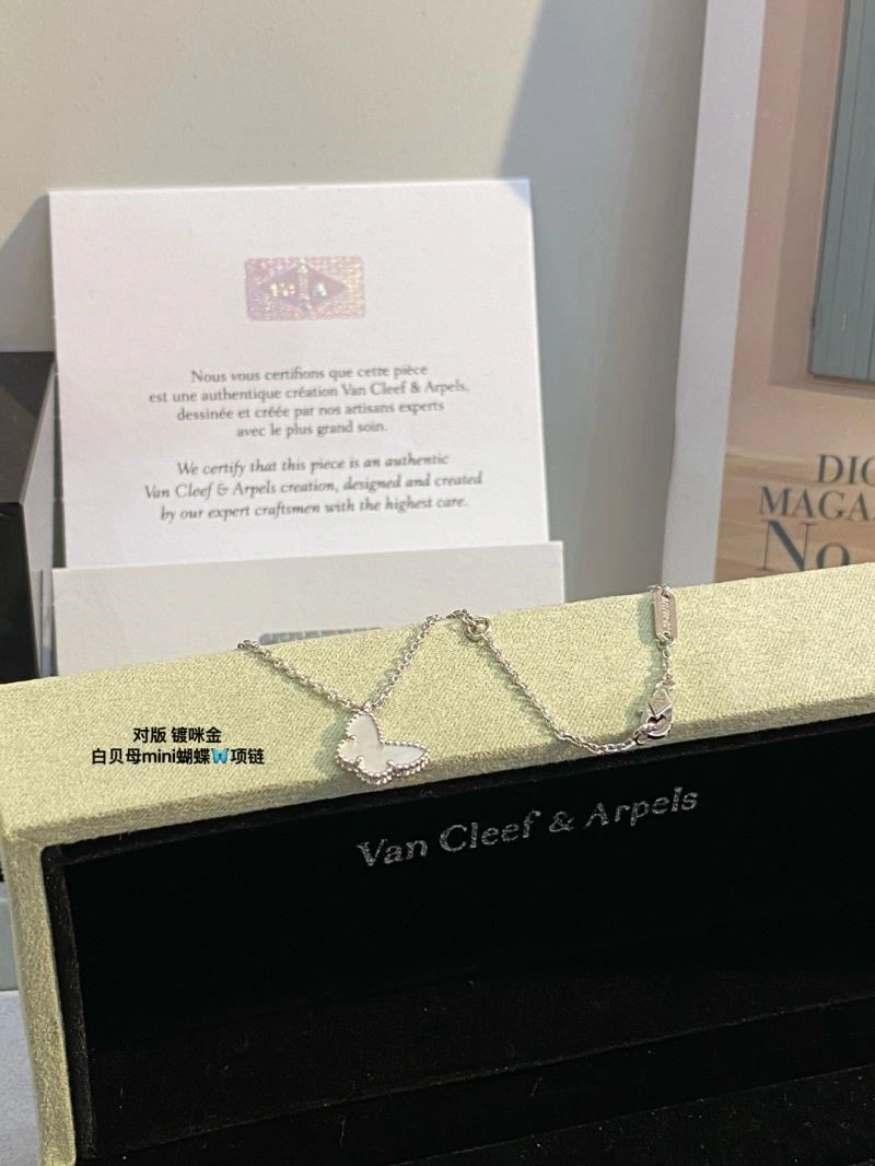 Vca Necklaces Sleek 254326