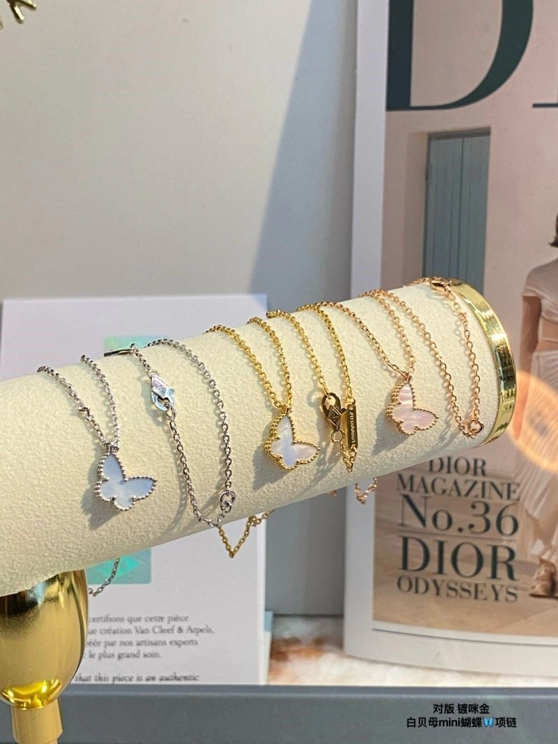 Vca Necklaces Sleek 254326